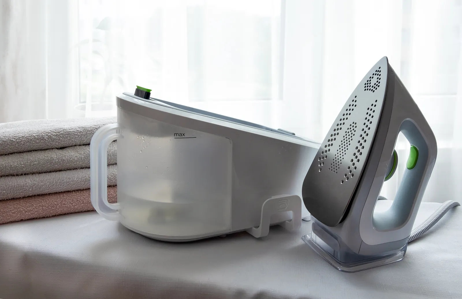 Best Water for Steam Iron: A Complete Guide to Water Types, Performance Impact, and Appliance Lifespan
